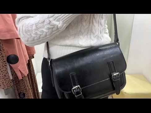 ❤️ Verejná masturbácia mladej sučky FeralBerry s robertkom v skúšobnej miestnosti ❤️ Super sex na sk.sexonfire.ru