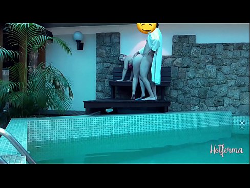 ❤️ Šéf pozve slúžku k bazénu, ale neodolala horúcemu ❤️ Super sex na sk.sexonfire.ru